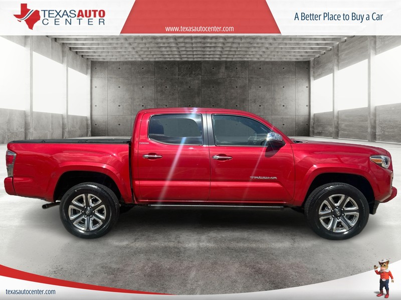 Toyota Tacoma Vehicle Full-screen Gallery Image 4