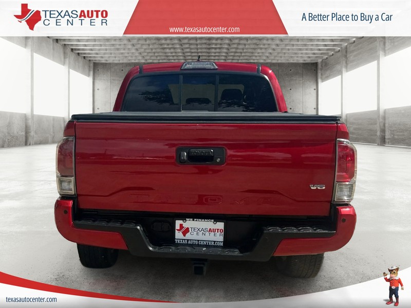 Toyota Tacoma Vehicle Full-screen Gallery Image 6