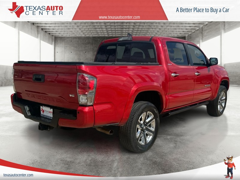 Toyota Tacoma Vehicle Full-screen Gallery Image 7