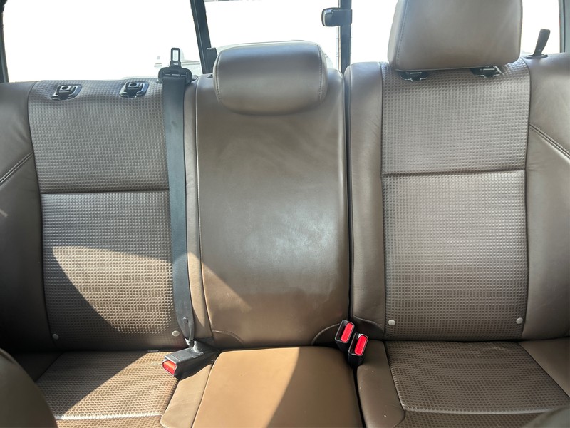 Toyota Tacoma Vehicle Full-screen Gallery Image 13