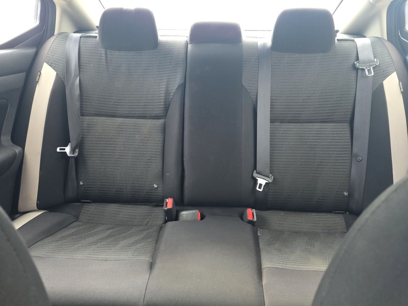 Nissan Versa Vehicle Full-screen Gallery Image 12