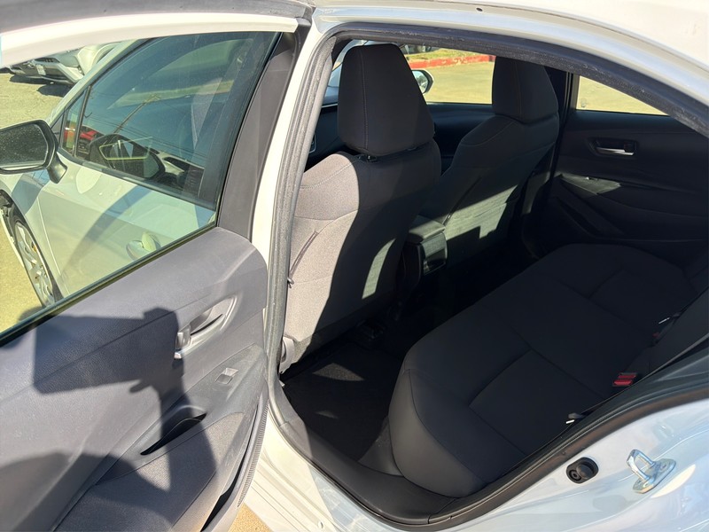 Toyota Corolla Vehicle Full-screen Gallery Image 10