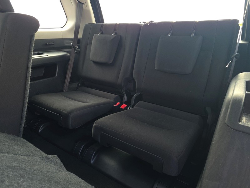 Toyota 4Runner Vehicle Full-screen Gallery Image 19