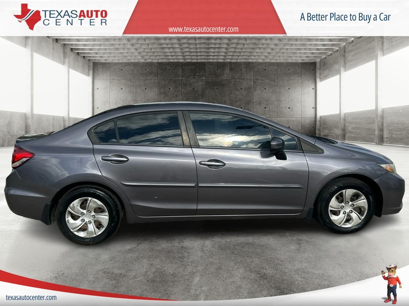 Honda Civic Sedan Vehicle Full-screen Gallery Image 4