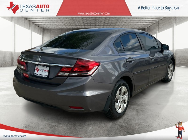 Honda Civic Sedan Vehicle Full-screen Gallery Image 7