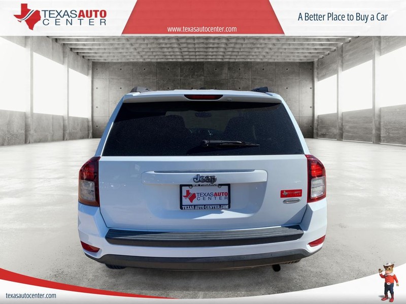 Jeep Compass Vehicle Full-screen Gallery Image 3