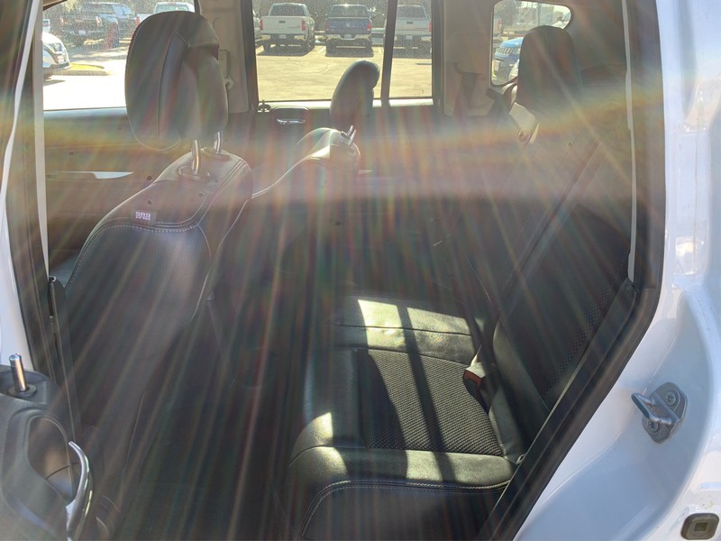 Jeep Compass Vehicle Full-screen Gallery Image 7