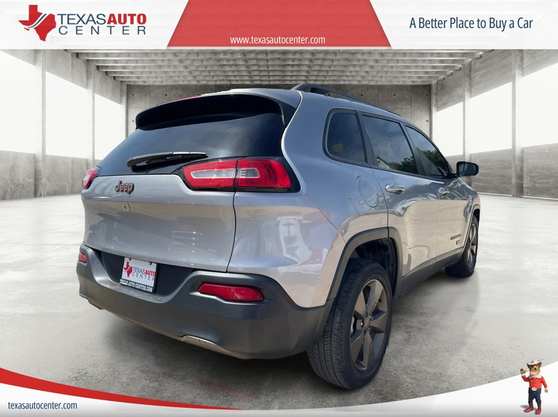 Jeep Cherokee Vehicle Full-screen Gallery Image 5