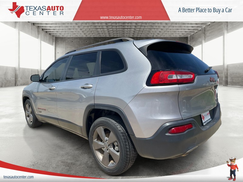 Jeep Cherokee Vehicle Full-screen Gallery Image 6