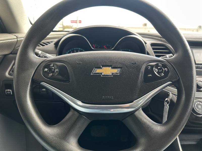 Chevrolet Impala Vehicle Full-screen Gallery Image 14