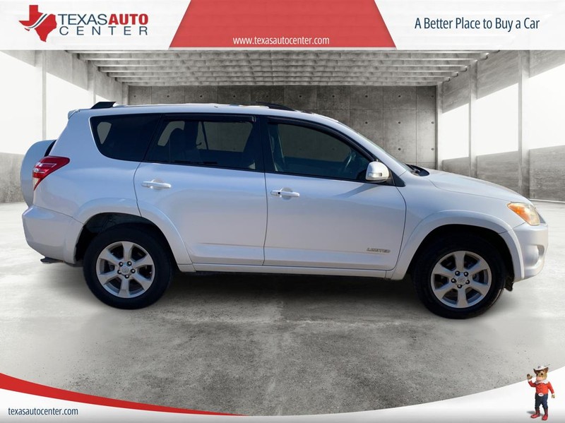 Toyota RAV4 Vehicle Full-screen Gallery Image 4