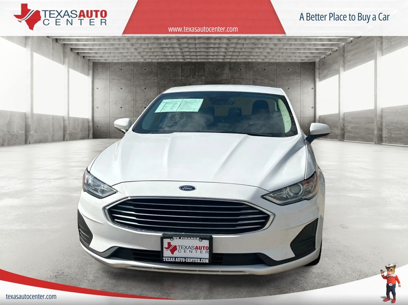 Ford Fusion Hybrid Vehicle Full-screen Gallery Image 3