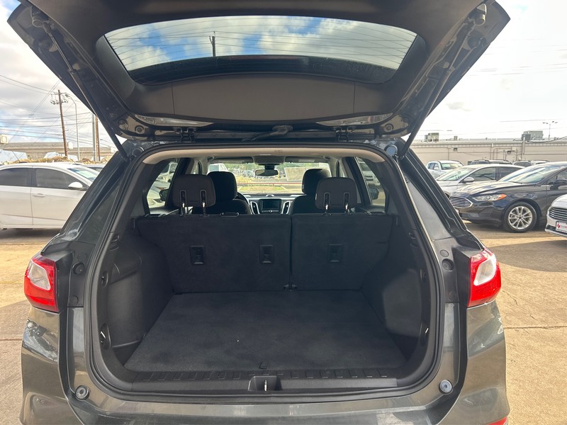Chevrolet Equinox Vehicle Full-screen Gallery Image 11