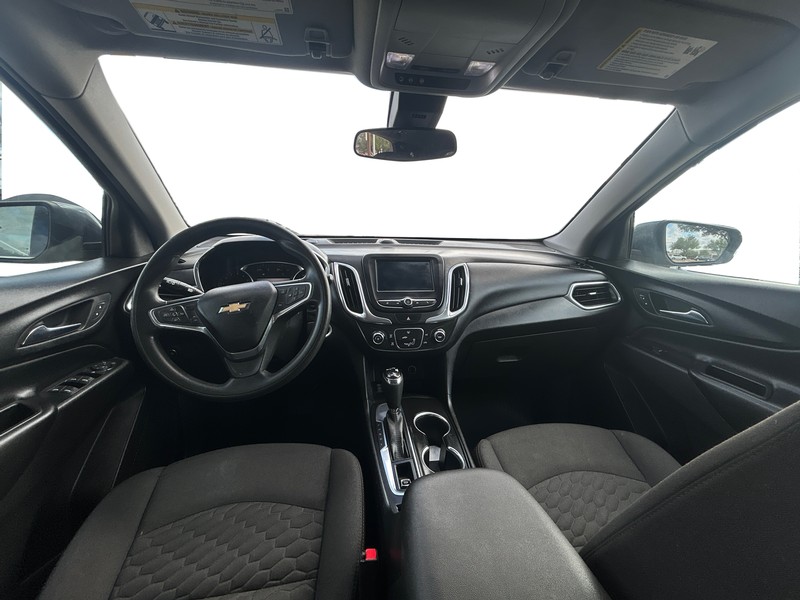 Chevrolet Equinox Vehicle Full-screen Gallery Image 15