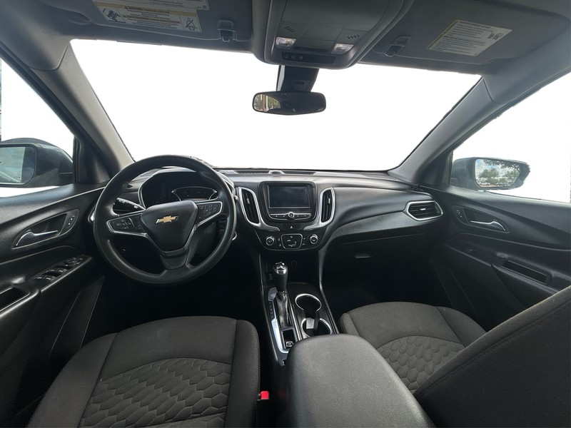 Chevrolet Equinox Vehicle Full-screen Gallery Image 16