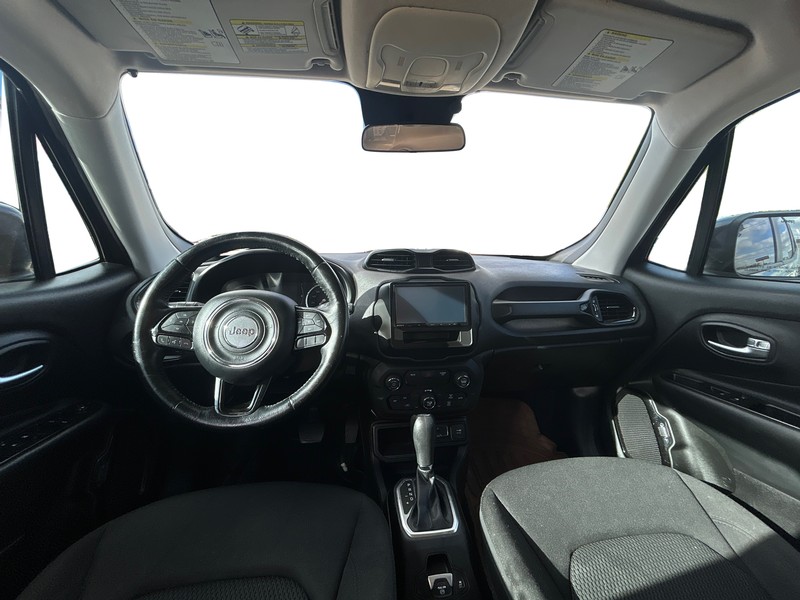 Jeep Renegade Vehicle Full-screen Gallery Image 15