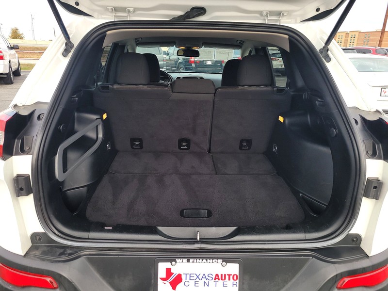 Jeep Cherokee Vehicle Full-screen Gallery Image 11