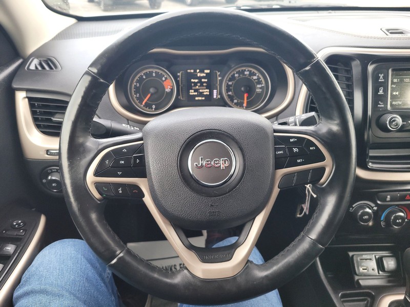 Jeep Cherokee Vehicle Full-screen Gallery Image 14