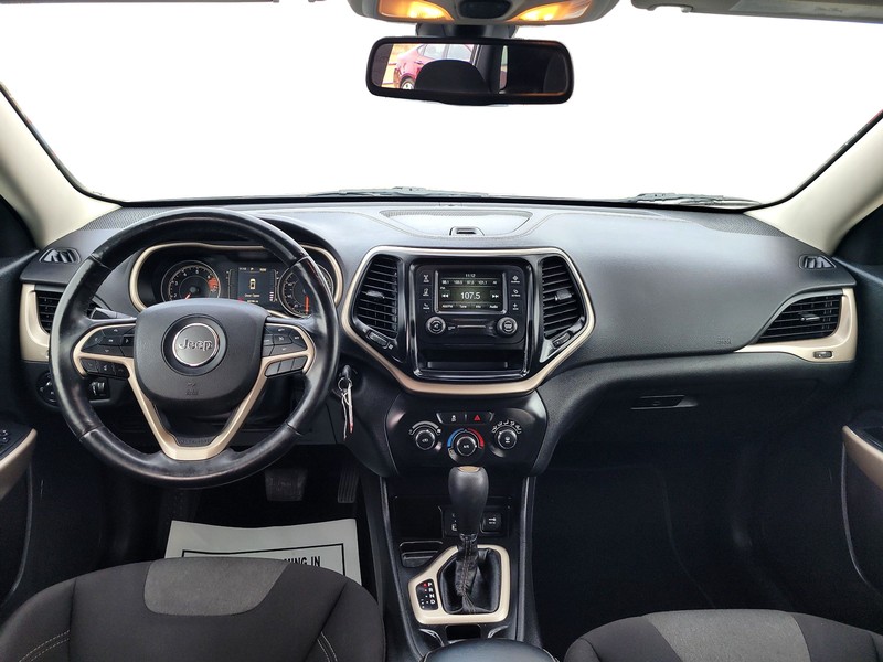 Jeep Cherokee Vehicle Full-screen Gallery Image 16