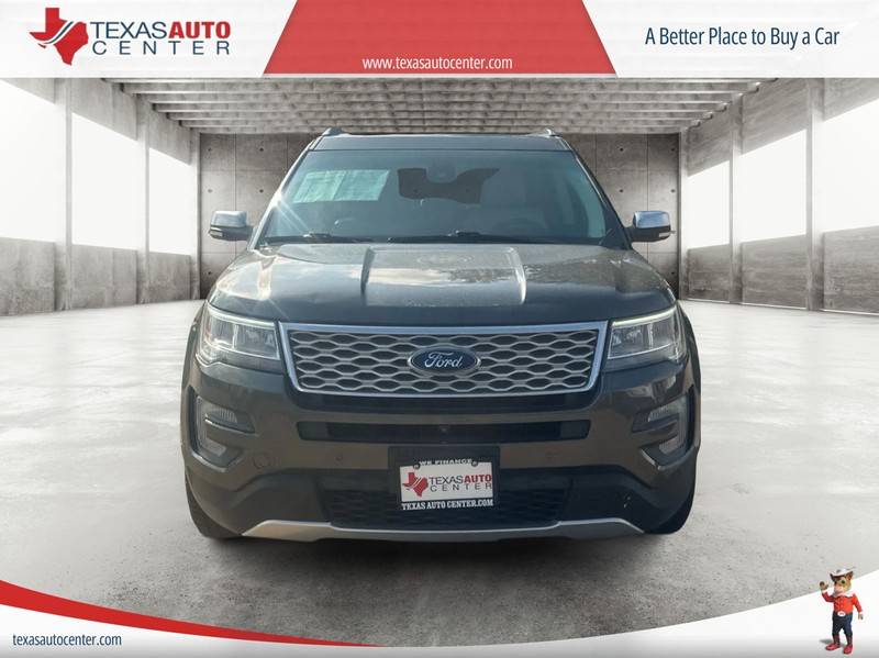 Ford Explorer Vehicle Full-screen Gallery Image 3