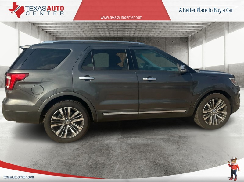 Ford Explorer Vehicle Full-screen Gallery Image 4