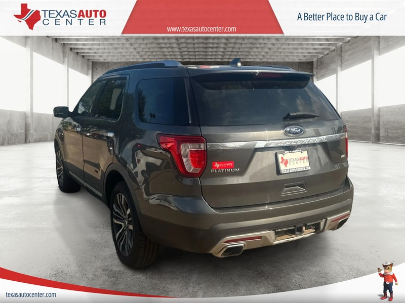 Ford Explorer Vehicle Full-screen Gallery Image 8