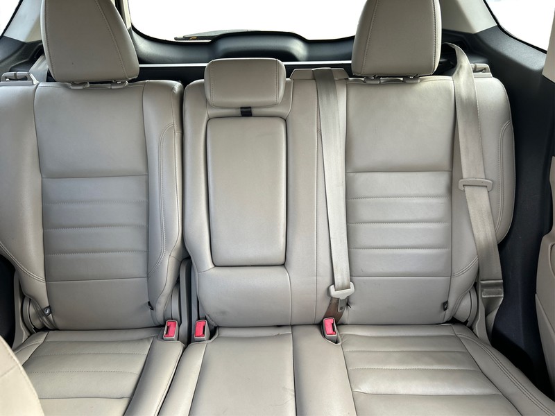 Ford Escape Vehicle Full-screen Gallery Image 13