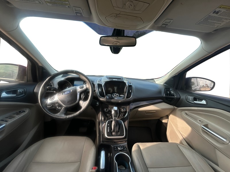 Ford Escape Vehicle Full-screen Gallery Image 15