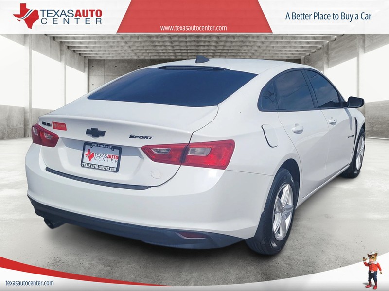 Chevrolet Malibu Vehicle Full-screen Gallery Image 7