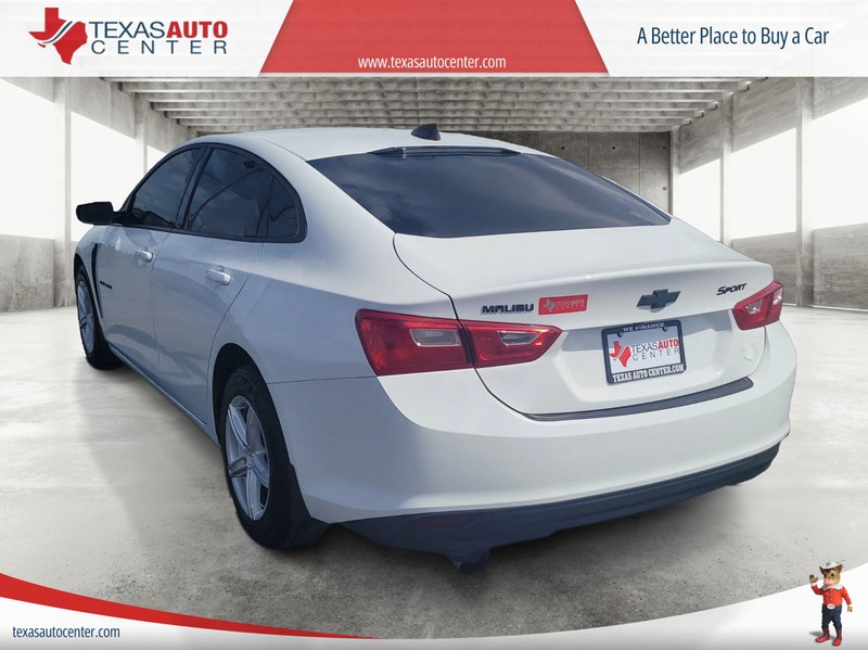 Chevrolet Malibu Vehicle Full-screen Gallery Image 8