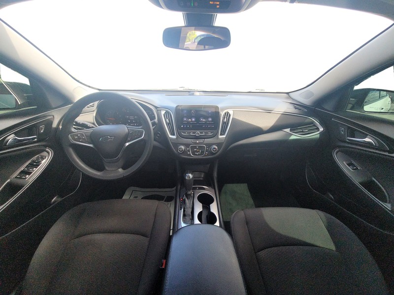 Chevrolet Malibu Vehicle Full-screen Gallery Image 14