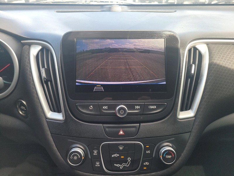 Chevrolet Malibu Vehicle Full-screen Gallery Image 16