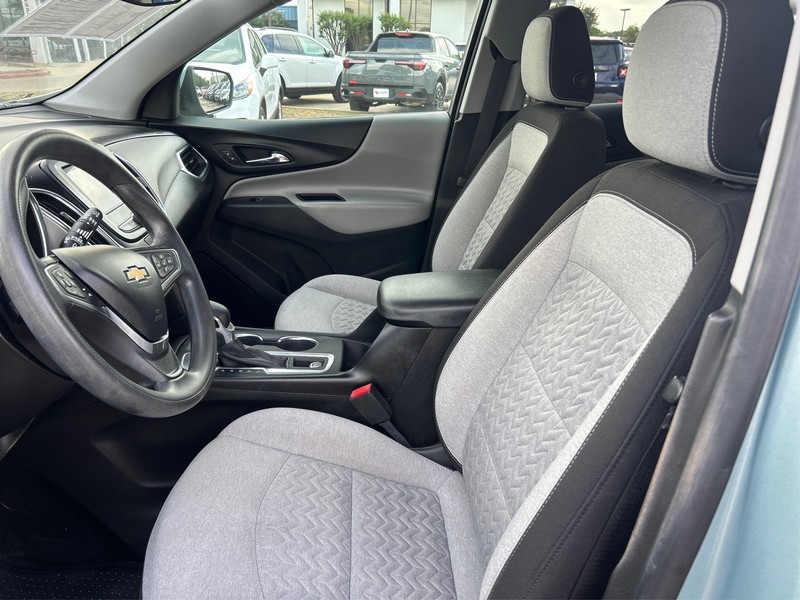 Chevrolet Equinox Vehicle Full-screen Gallery Image 9