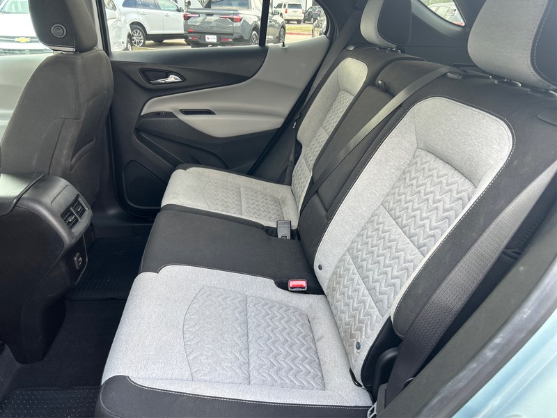 Chevrolet Equinox Vehicle Full-screen Gallery Image 10