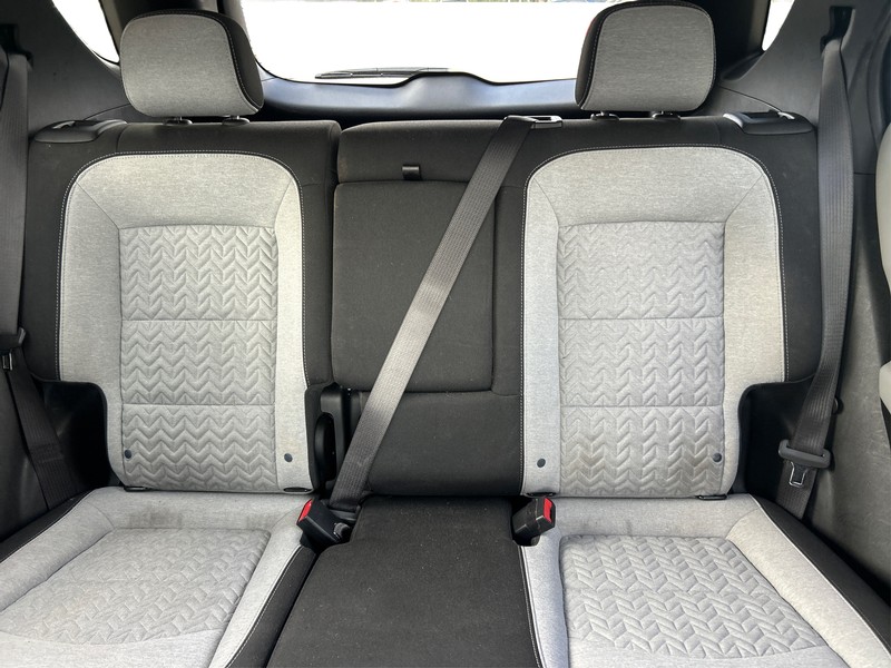 Chevrolet Equinox Vehicle Full-screen Gallery Image 13