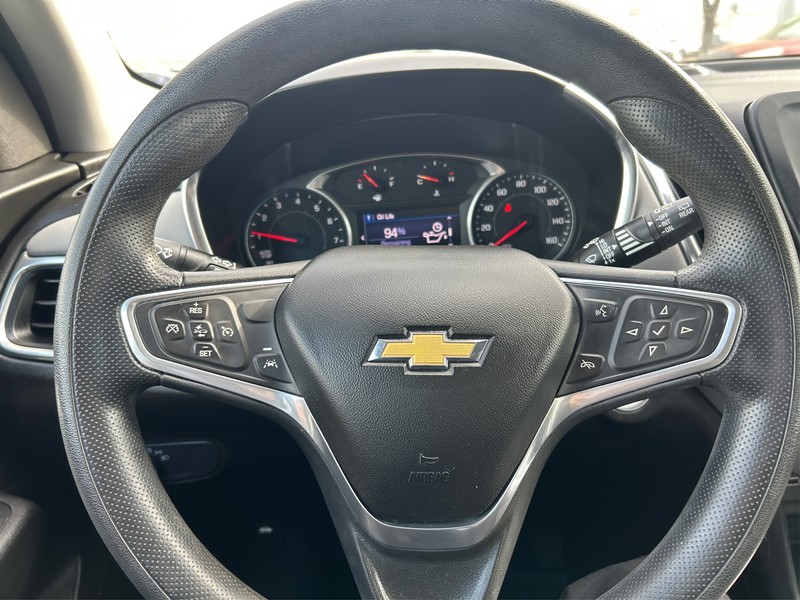 Chevrolet Equinox Vehicle Full-screen Gallery Image 14