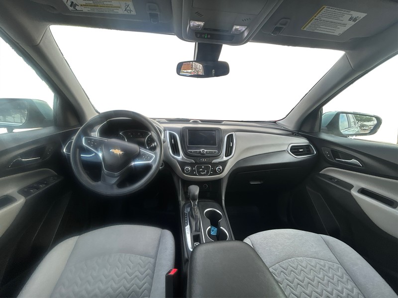 Chevrolet Equinox Vehicle Full-screen Gallery Image 16