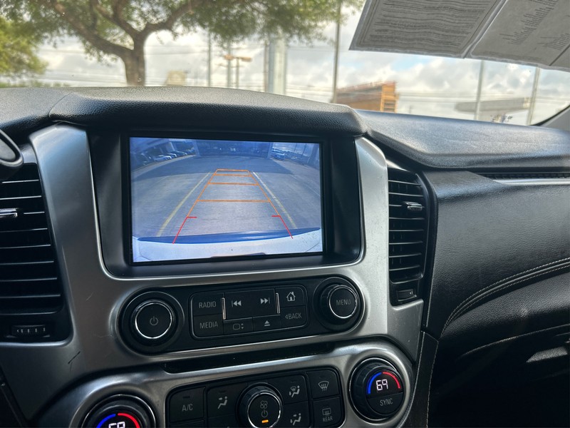 Chevrolet Tahoe Vehicle Full-screen Gallery Image 16