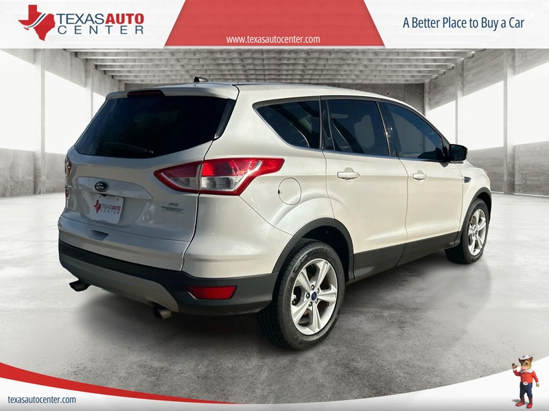 Ford Escape Vehicle Full-screen Gallery Image 7