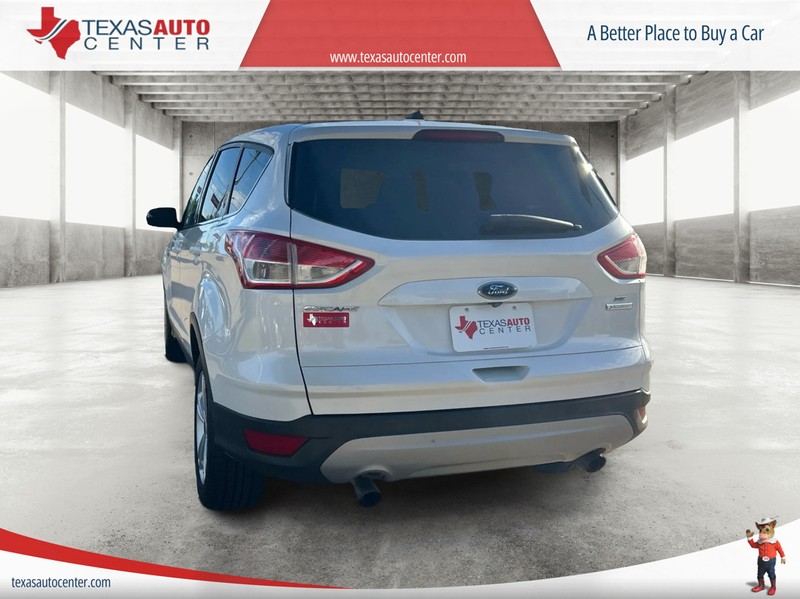 Ford Escape Vehicle Full-screen Gallery Image 8