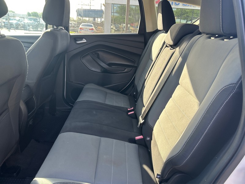 Ford Escape Vehicle Full-screen Gallery Image 10