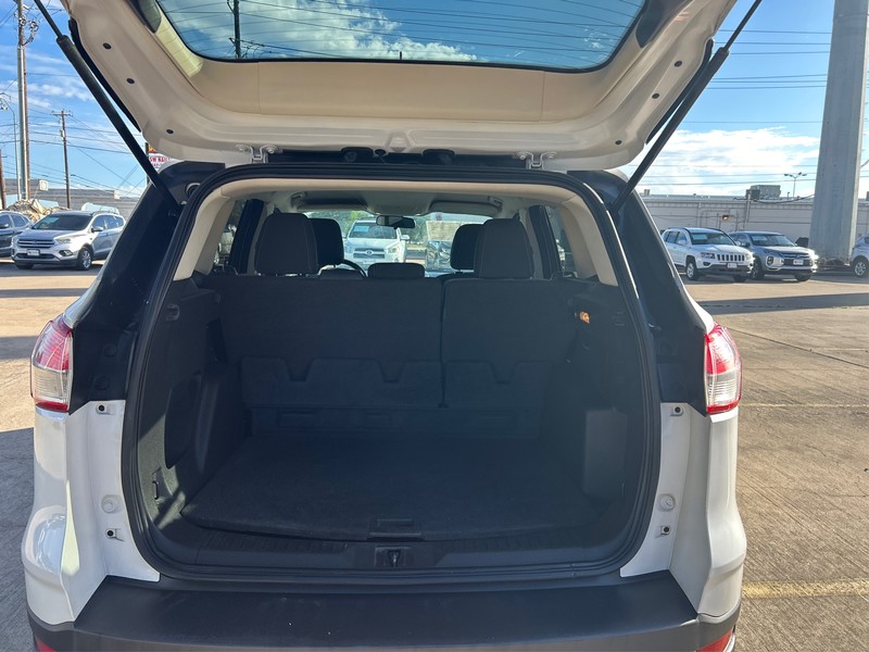 Ford Escape Vehicle Full-screen Gallery Image 11