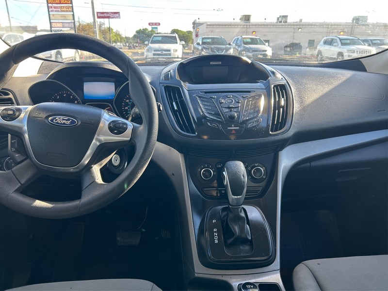 Ford Escape Vehicle Full-screen Gallery Image 12