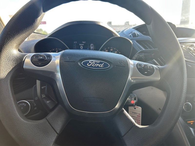 Ford Escape Vehicle Full-screen Gallery Image 14