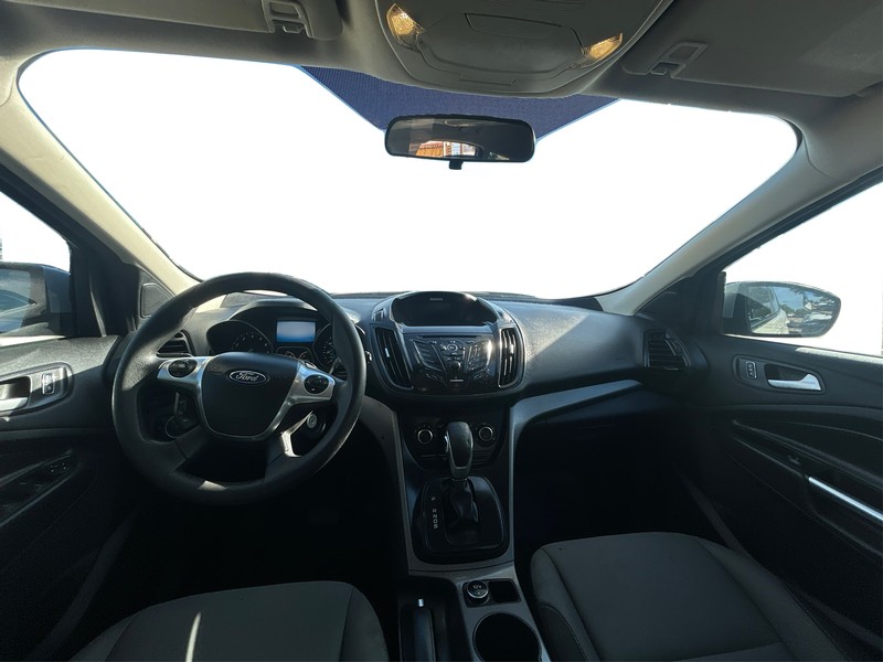 Ford Escape Vehicle Full-screen Gallery Image 16