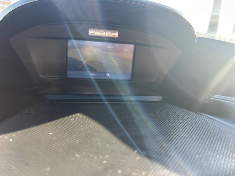 Ford Escape Vehicle Full-screen Gallery Image 17