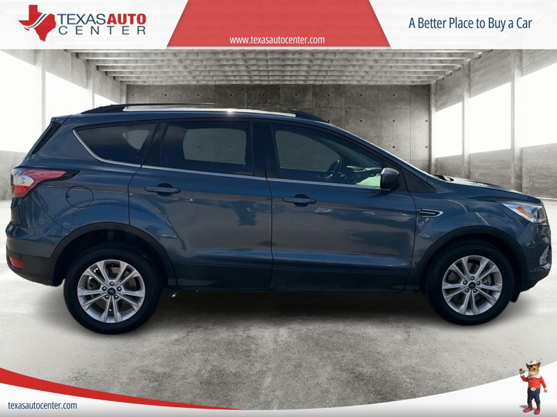 Ford Escape Vehicle Full-screen Gallery Image 4