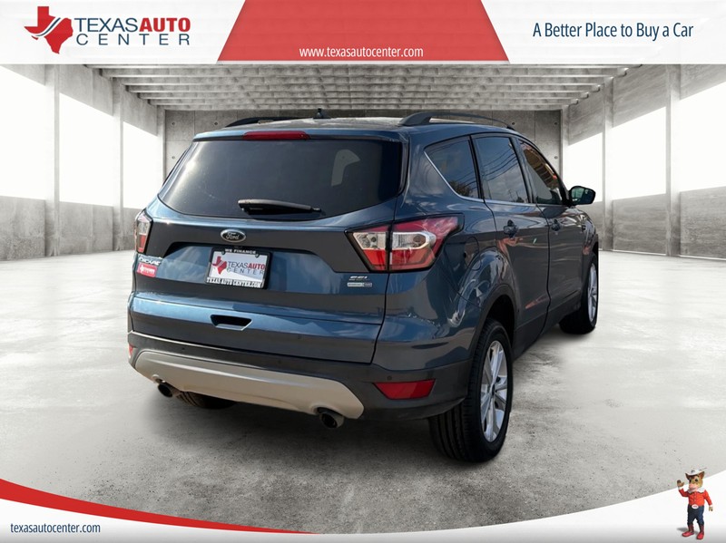 Ford Escape Vehicle Full-screen Gallery Image 7