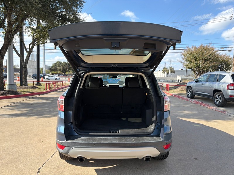 Ford Escape Vehicle Full-screen Gallery Image 11