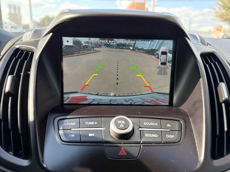 Ford Escape Vehicle Full-screen Gallery Image 18